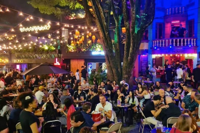 Crowded restaurant and bar scene in Provenza Medellin